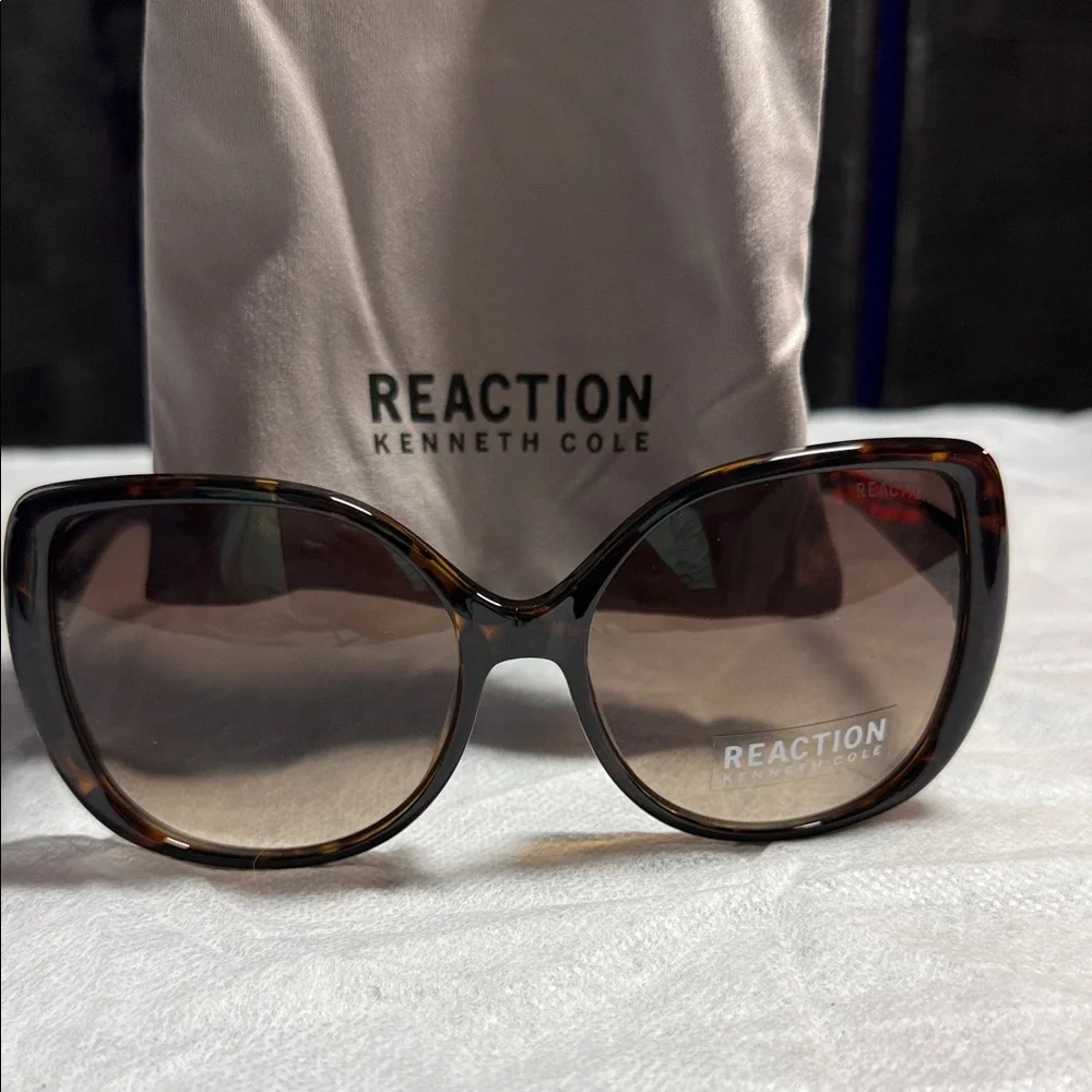 Kenneth Cole Reaction Brown Sunglasses - Picture 3 of 3